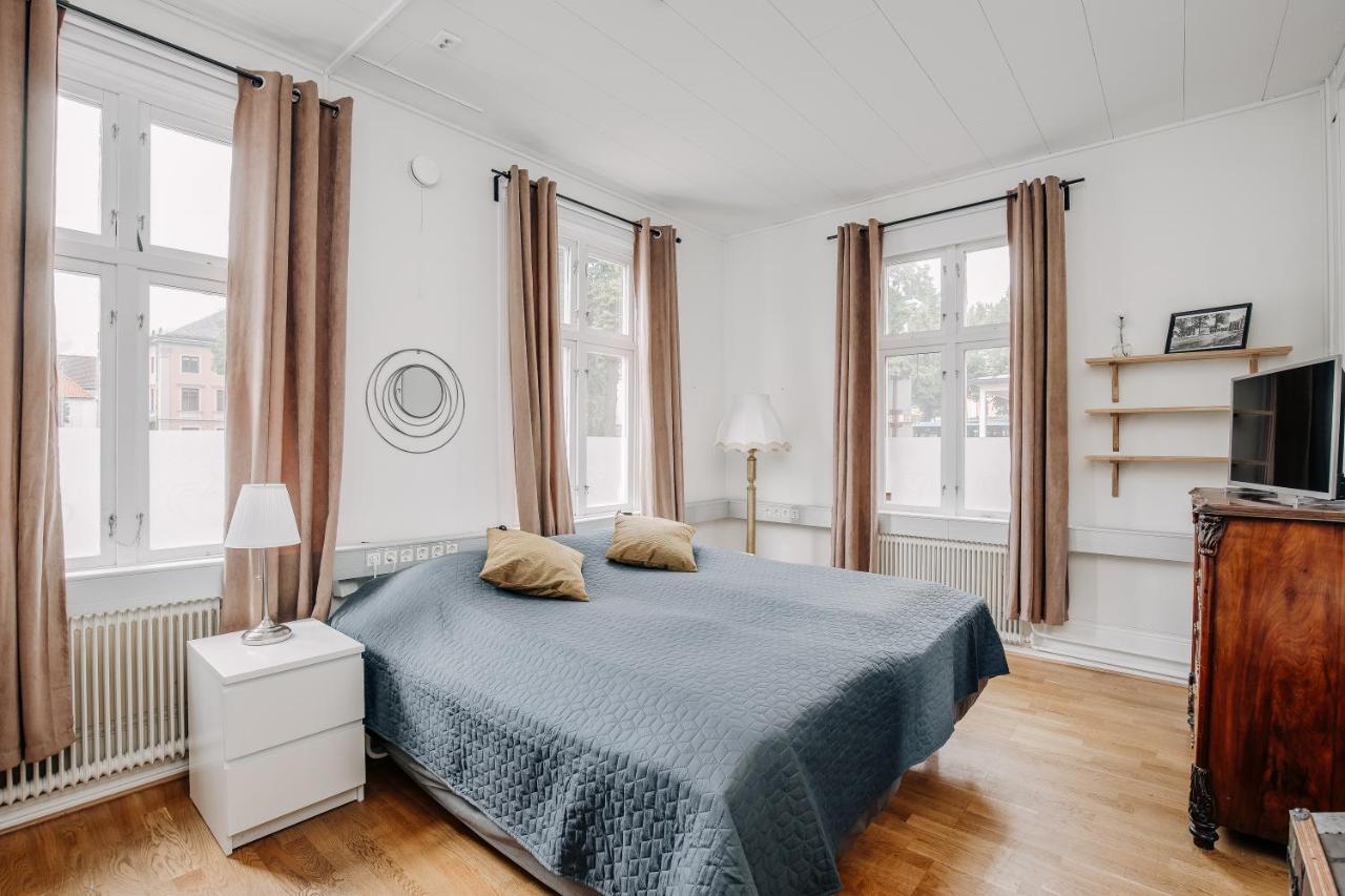 Jaernvaegshotellet B&B Скара Екстер'єр фото