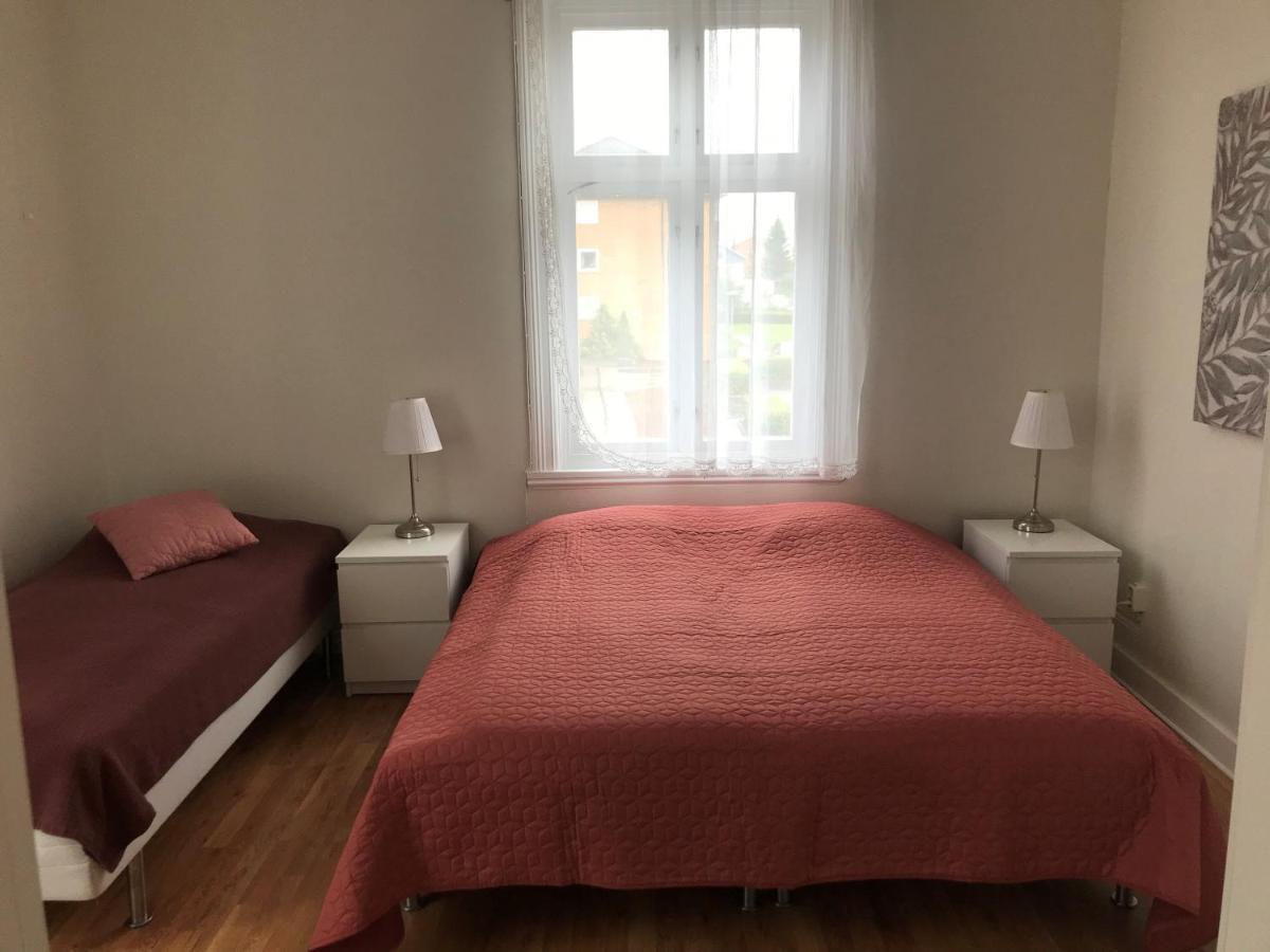 Jaernvaegshotellet B&B Скара Екстер'єр фото